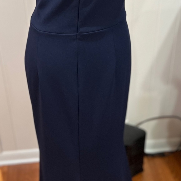 Blue formal gown - Picture 2 of 6